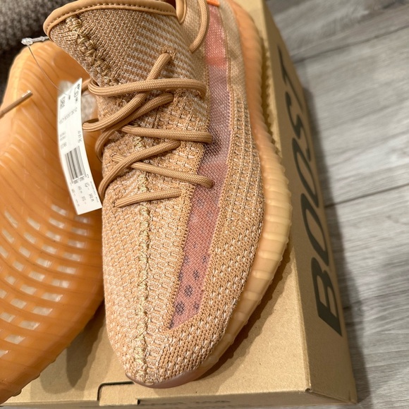 Yeezy Boost 350 Clay color - Picture 4 of 5